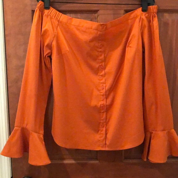 Express Off The Shoulder Blouse - Picture 7 of 8